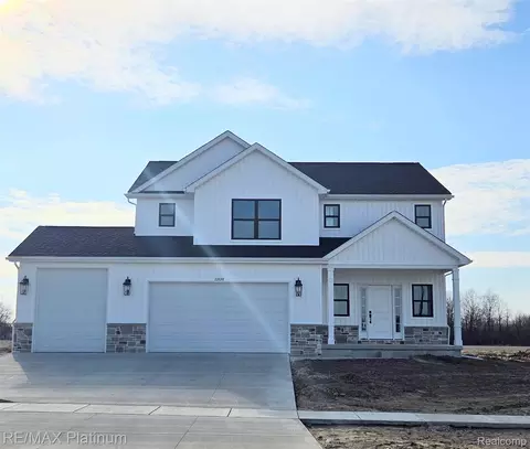13138 Westwinds Dr, Fenton, MI 48451