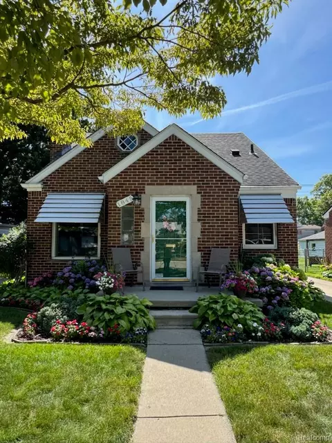 1845 Edgewood St, Dearborn, MI 48124
