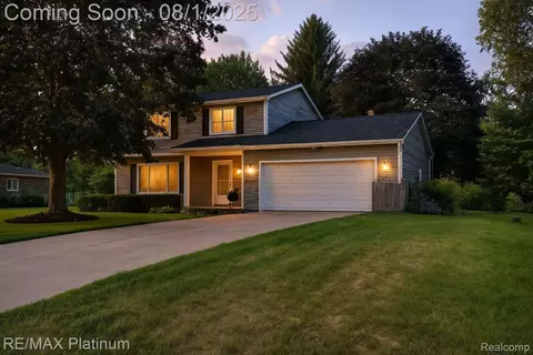 6339 Chaparral Dr, Green Oak, MI 48116