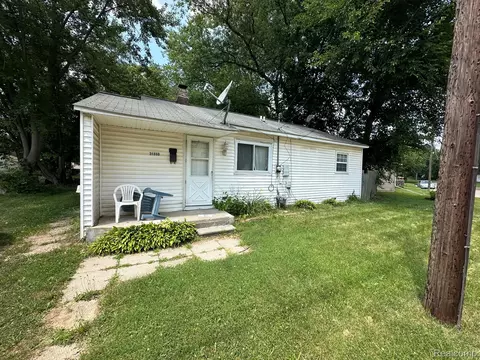 31860 Bay Ct, Westland, MI 48186