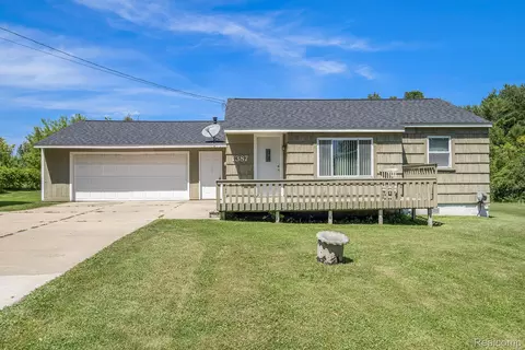 1387 E Grand Blanc Rd, Grand Blanc, MI 48439
