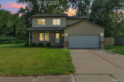 27390 Leroy St, Taylor, MI 48180