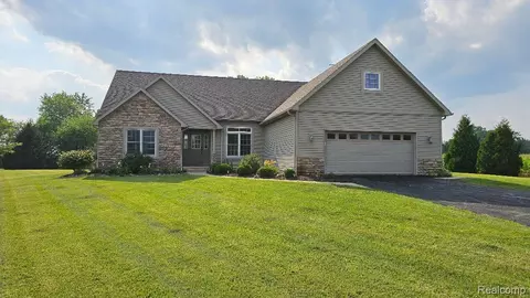 1796 N Raisin Center Hwy, Adrian, MI 49221