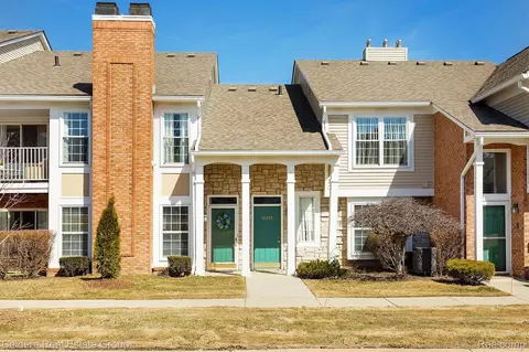 56634 Chesapeake Trl, Shelby Township, MI 48316
