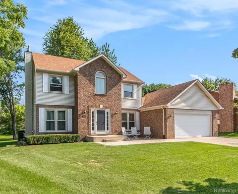 24604 Jamestowne Rd, Novi, MI 48375
