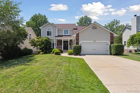 575 Thornehill Trl, Oxford, MI 48371