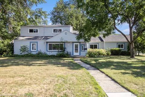 31973 Bock St, Garden City, MI 48135