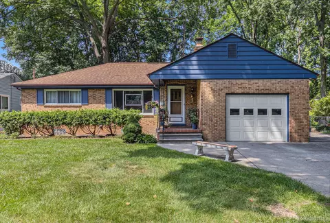 3285 Lynne Ave, Flint, MI 48506