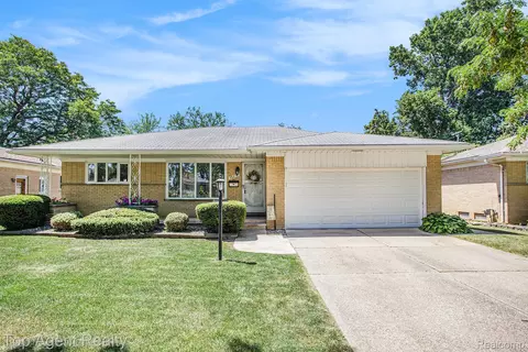 26279 Eureka Dr, Warren, MI 48091