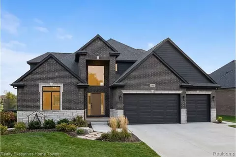 35962 Cascade Dr, New Baltimore, MI 48047