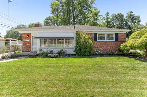 35211 Hathaway St, Livonia, MI 48150