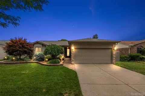 14133 Billette Dr, Sterling Heights, MI 48313