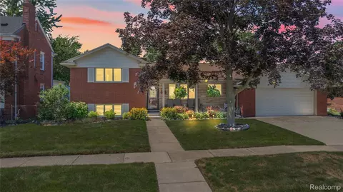1620 22nd St, Wyandotte, MI 48192