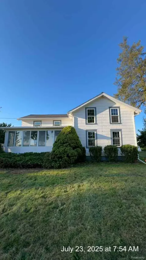 10525 W Pierson Rd, Flushing, MI 48433