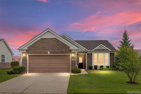 23873 St Clair Dr, Brownstown, MI 48134
