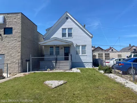 11809 Conant St, Hamtramck, MI 48212