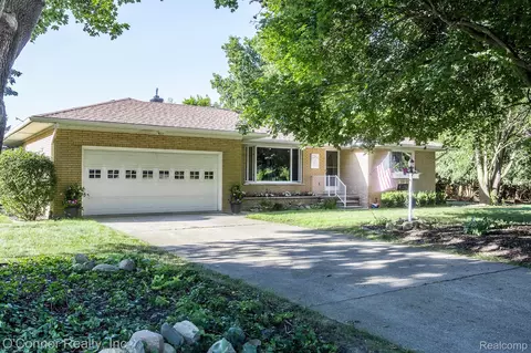 4126 Yankee Rd, St. Clair, MI 48079