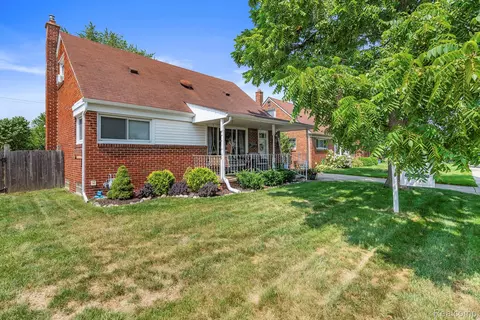 7550 Polk St, Taylor, MI 48180