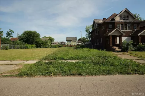 67 Pilgrim St, Highland Park, MI 48203
