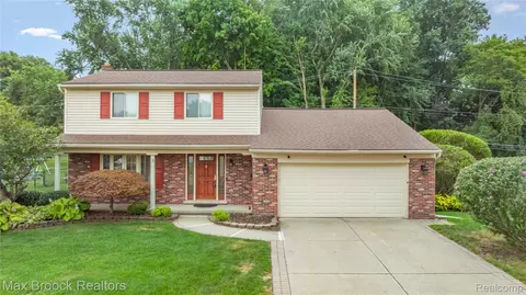23756 Kim Dr, Clinton Township, MI 48035