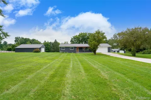 4566 Clyde Rd, Howell, MI 48855