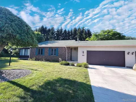 1440 Sheridan Ct #37, Lapeer, MI 48446