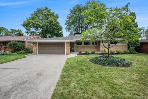 2120 Laurome Dr, Royal Oak, MI 48073
