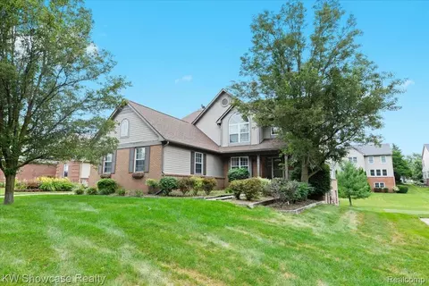 4254 Warrington Dr, Wixom, MI 48393