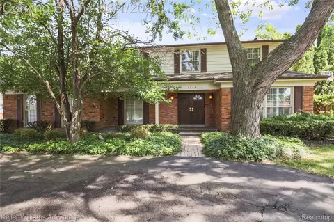 5349 Greenbriar Dr, West Bloomfield, MI 48323