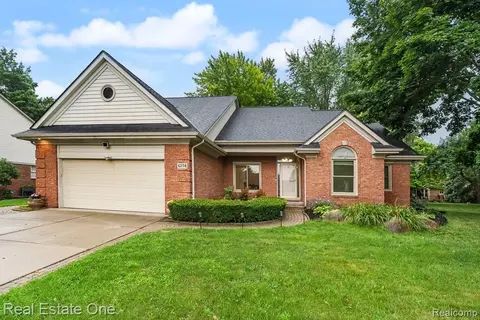 6778 Baytree Ct, Shelby Township, MI 48316