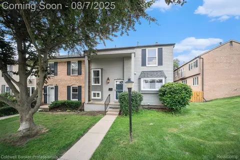 3543 Burbank Dr, Ann Arbor, MI 48105