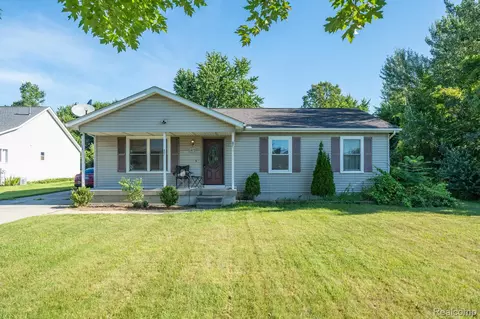 1472 11th St, Marysville, MI 48040