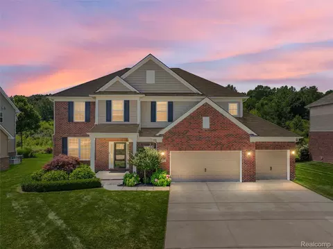2050 Findley Cir, Orion, MI 48360