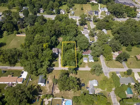 6026 Newberry St, Romulus, MI 48174