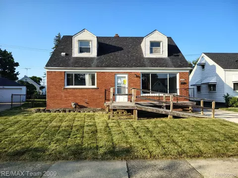 15735 Semrau Ave, Eastpointe, MI 48021