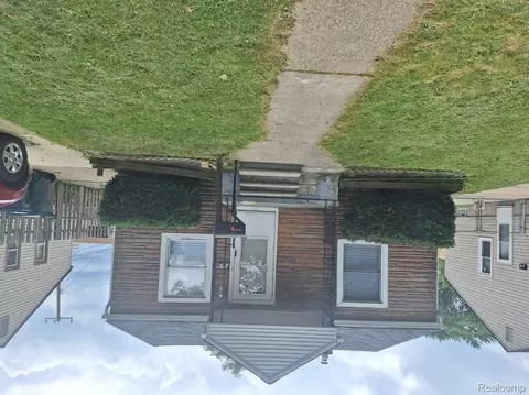 1929 Paris Ave, Lincoln Park, MI 48146