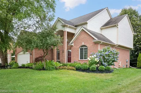 21889 Dunnabeck Ct, Novi, MI 48374