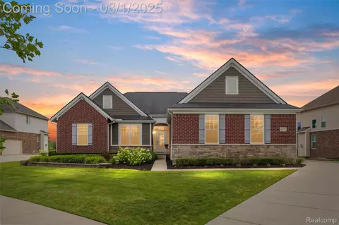 61171 Shaya Blvd, South Lyon, MI 48178