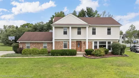5016 Patrick Rd, West Bloomfield, MI 48322