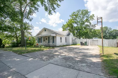 1604 S Wilson Ave, Royal Oak, MI 48067