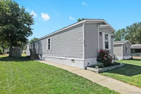 5926 Esther St, Romulus, MI 48174