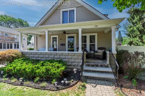 426 Parkdale Ave, Rochester, MI 48307