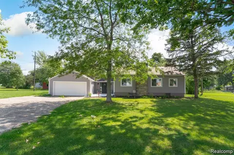 2138 E Reid Rd E, Grand Blanc, MI 48439