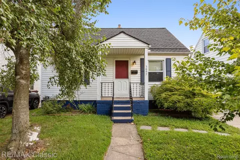5097 Winifred St, Wayne, MI 48184