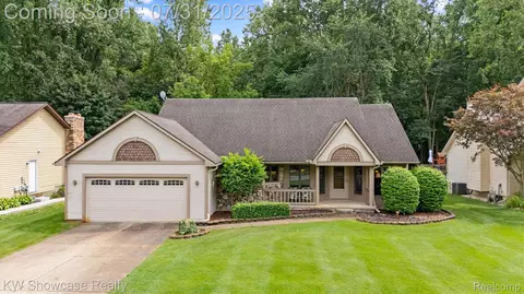 9523 Chaumont Dr, Commerce, MI 48382