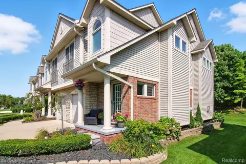 50454 Beechwood Ct #36, Plymouth, MI 48170