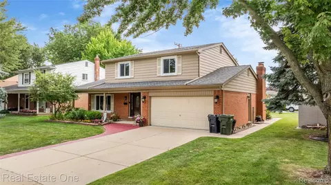 37751 Hanson Dr, Sterling Heights, MI 48310