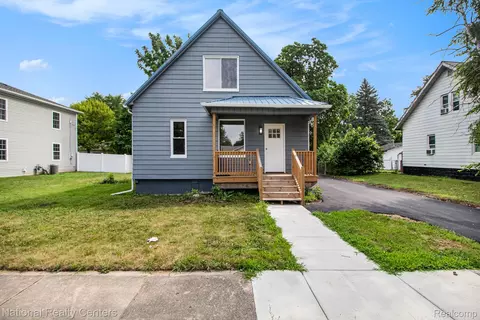 26256 Ypsilanti St, Flat Rock, MI 48134