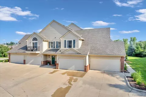 7888 Marie Dr, Shelby Township, MI 48316