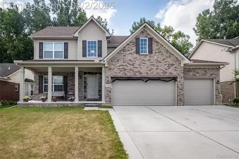 17341 Spartan Dr, Brownstown, MI 48174